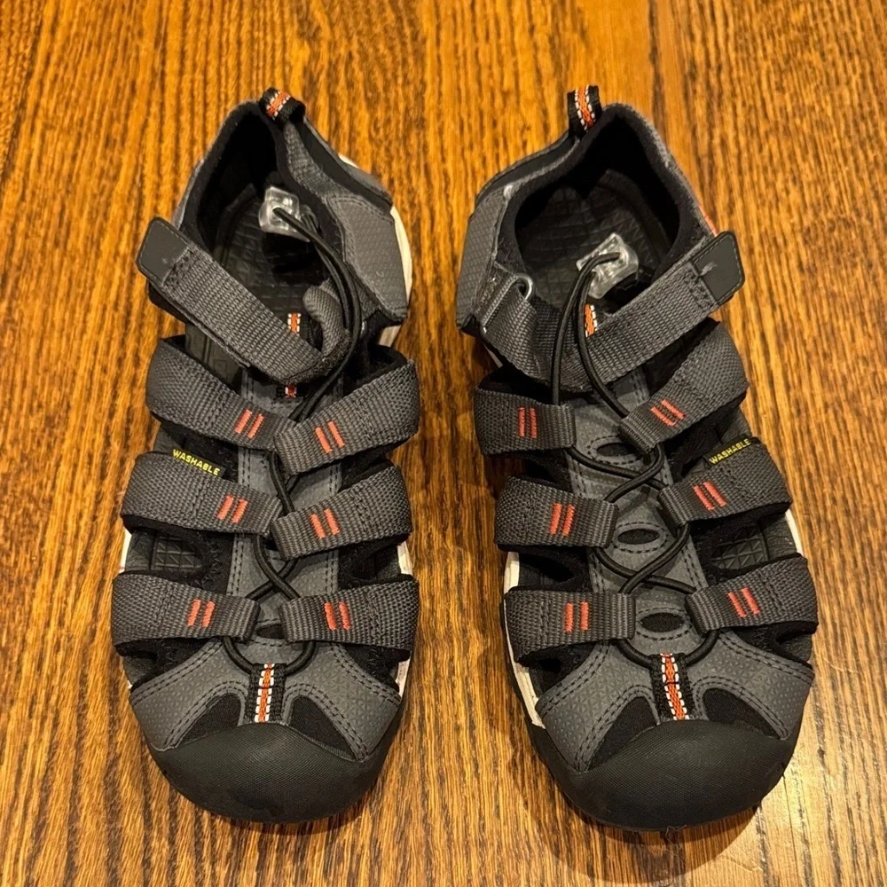 Keen dark gray strappy elastic cord drawstring Velcro close sandals. Size 4.
